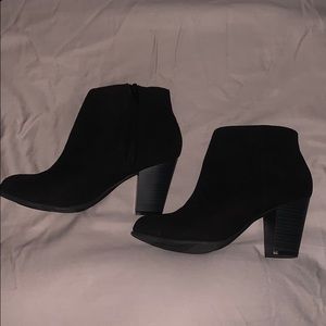 Black Old Navy Booties